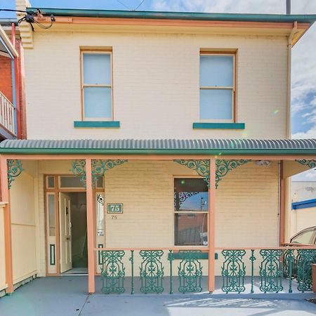 4 Bedroom House - Hobart Cbd - Free Parking - Free Wifi المظهر الخارجي الصورة