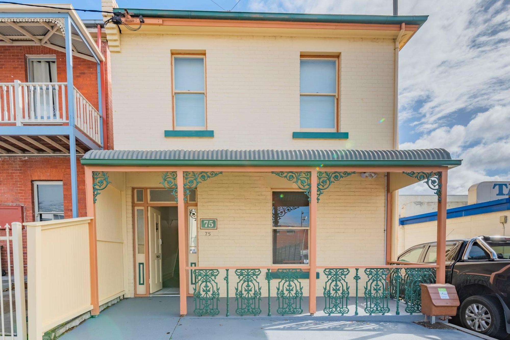 4 Bedroom House - Hobart Cbd - Free Parking - Free Wifi المظهر الخارجي الصورة